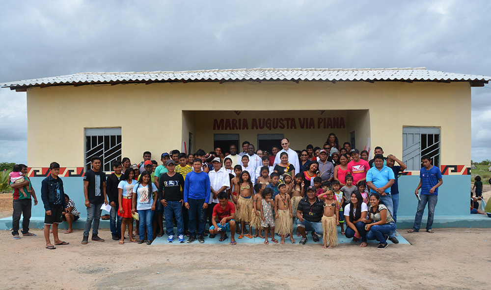 11 INMD 3 Inauguracao da Escola construida com ajuda da Consolata Onlus na aldeia Linha Seca