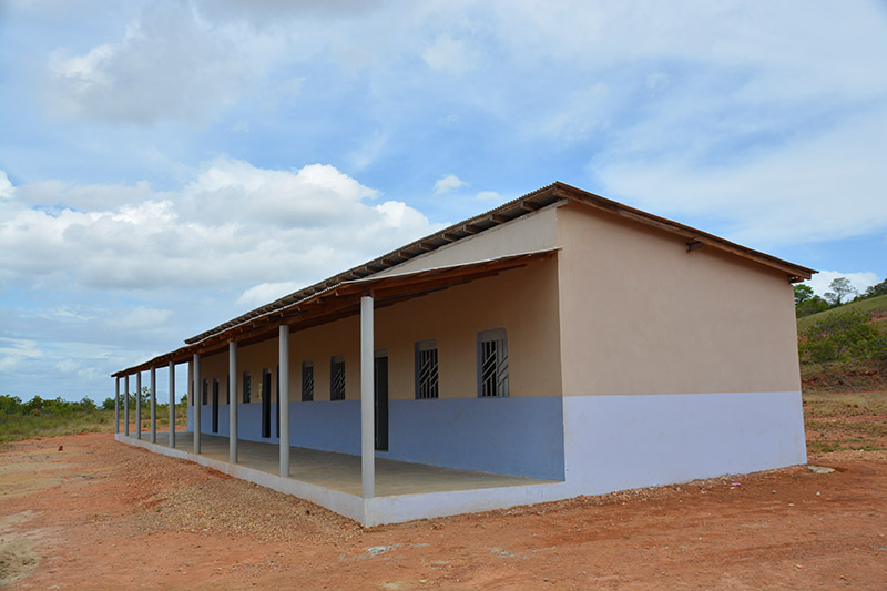 11 INMD 3 z Escola na localidade Serrinha construida com ajuda da Fundacao Consolata Onlus