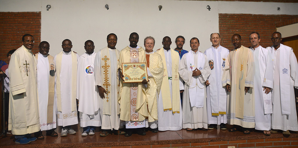 07 INMD 3 Misa de inauguracion de la Conferencia celebra los 25 anos de Profesion Religiosa P Okal